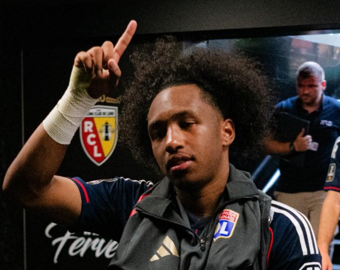 开云登录网址入口-记者：在转会窗口的最后两天，曼联也试图签下马利克-福法纳