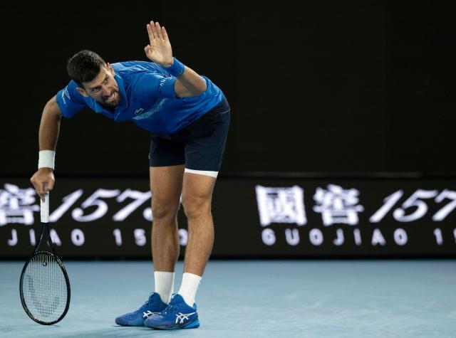（体育）（10）网球——澳网：焦科维奇胜阿尔卡拉斯晋级男单四强XxjpseC007265_20250121_PEPFN0A001.jpg