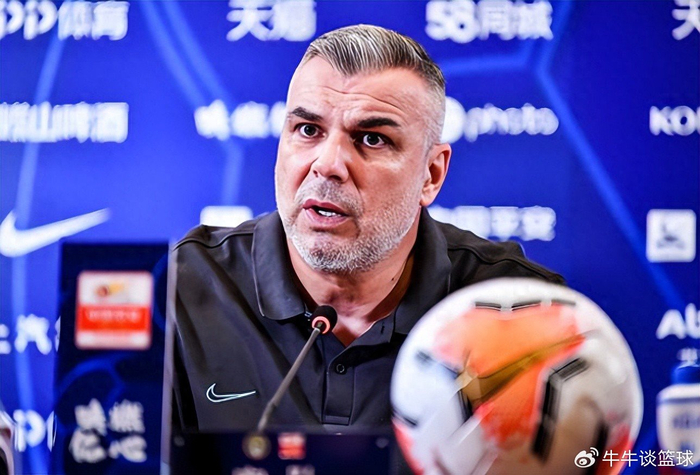 开云下载-斯卢茨基暂时离开申花队！已直接现身超级杯现场，引发热议|上海申花|中超|上海海港|奥拉罗尤|北京国安_新浪体育_新浪新闻