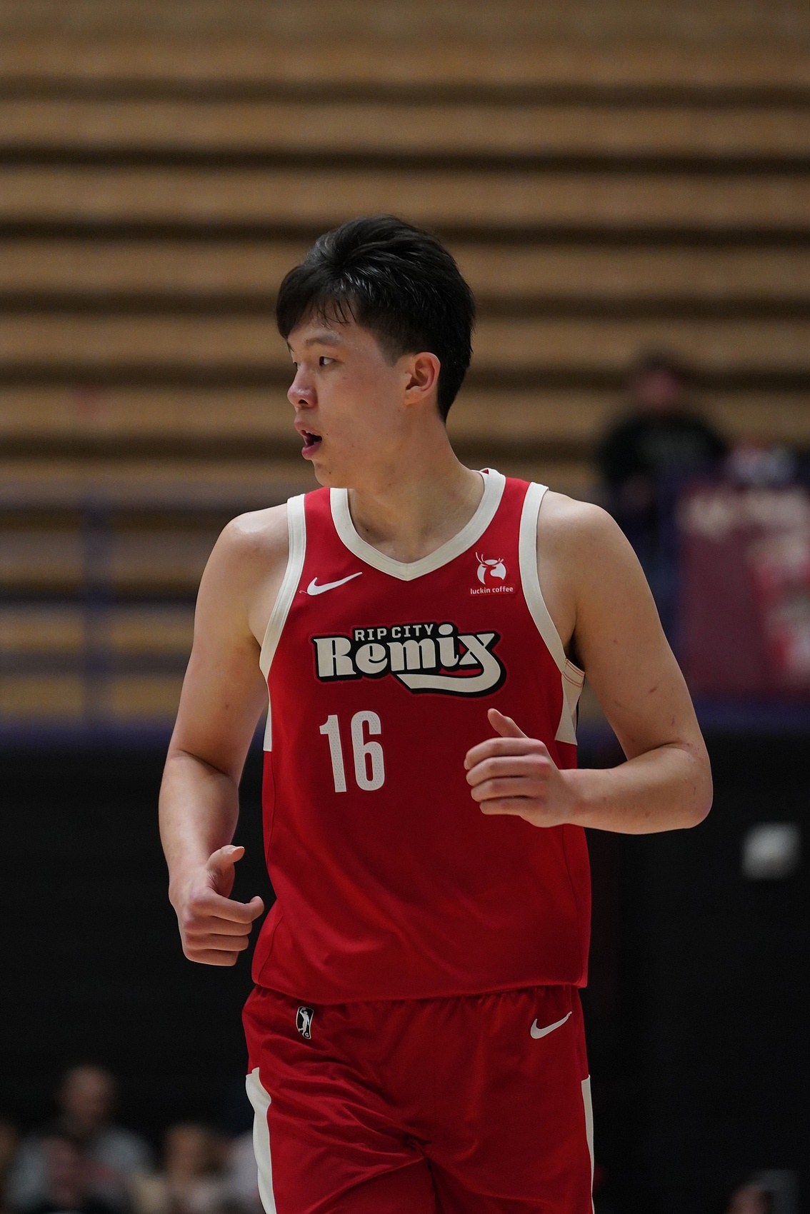 开云线上入口-正负值全场最低！杨瀚森13投13分外加7板2助1断3帽 有5失误5犯规