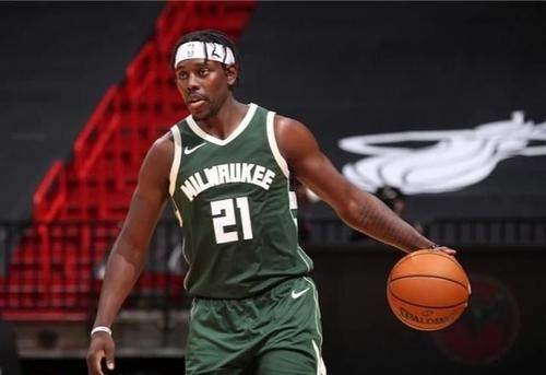 开云网站-【人物】从1比4到2比0 霍勒迪促使雄鹿完成蜕变